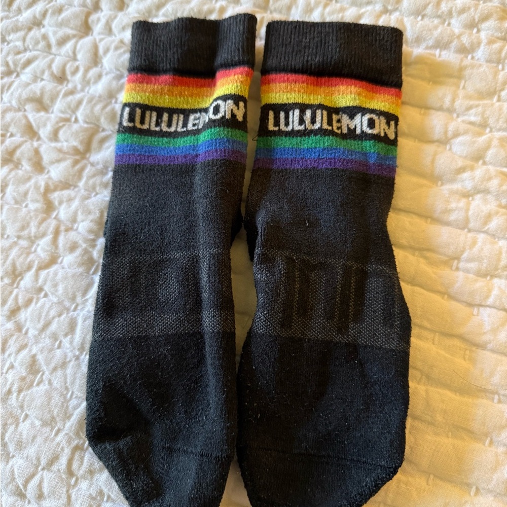 Lululemon daily stride logo socks M
